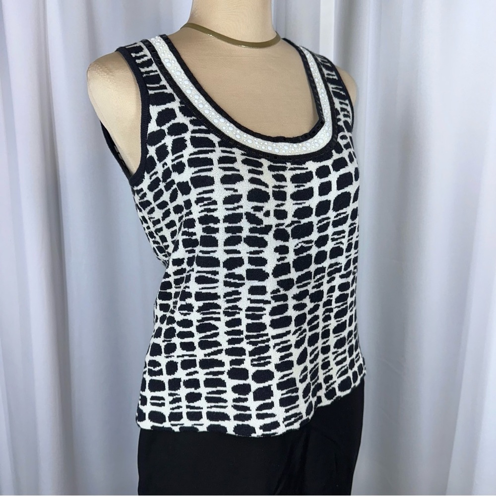 St John Black & White Santana Knit Shell Petite P Beaded Neck Sleeveless Top USA